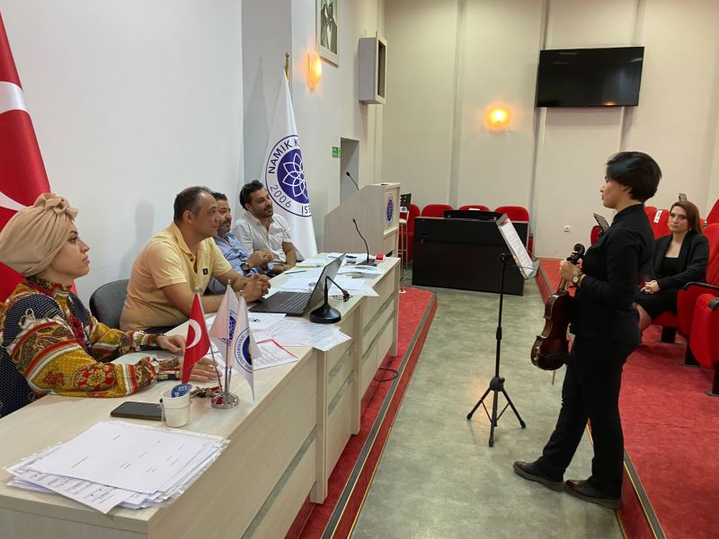 Belediye Konservatuarı mezunu 49 öğrenci NKÜ onaylı diplomalarını almaya hak kazandı