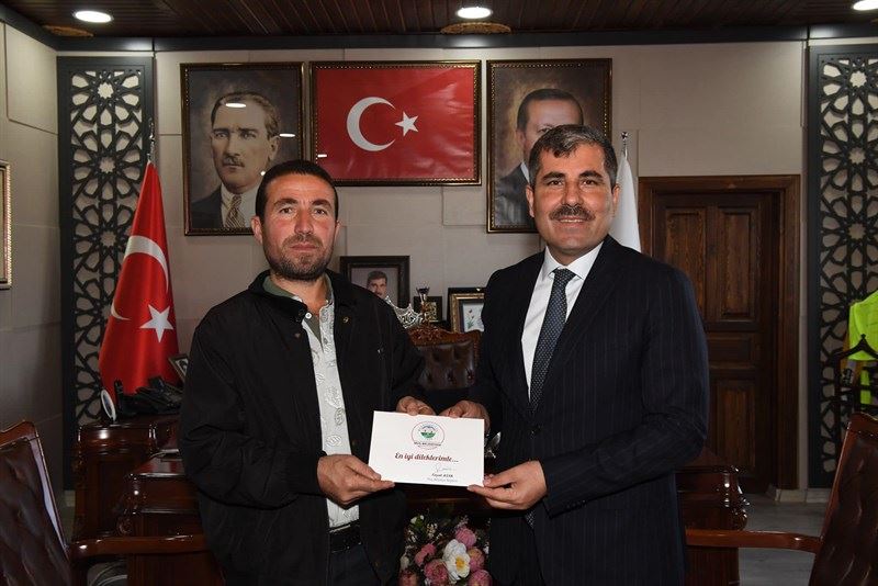 BAŞKAN ASYA, ÇİFTÇİLERİ ÖDÜLLENDİRDİ