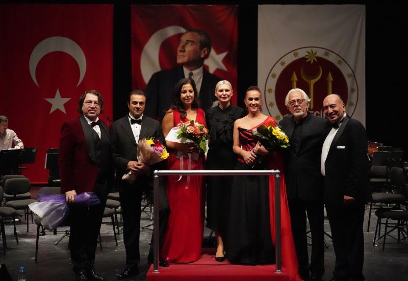 BAŞKAN V. MELEK MIZRAK SUBAŞI: “BİLECİK HALKININ BU ANLAMLI ETKİNLİKLERE GÖSTERDİĞİ İLGİYE ÖZELLİKLE TEŞEKKÜR EDİYORUM”