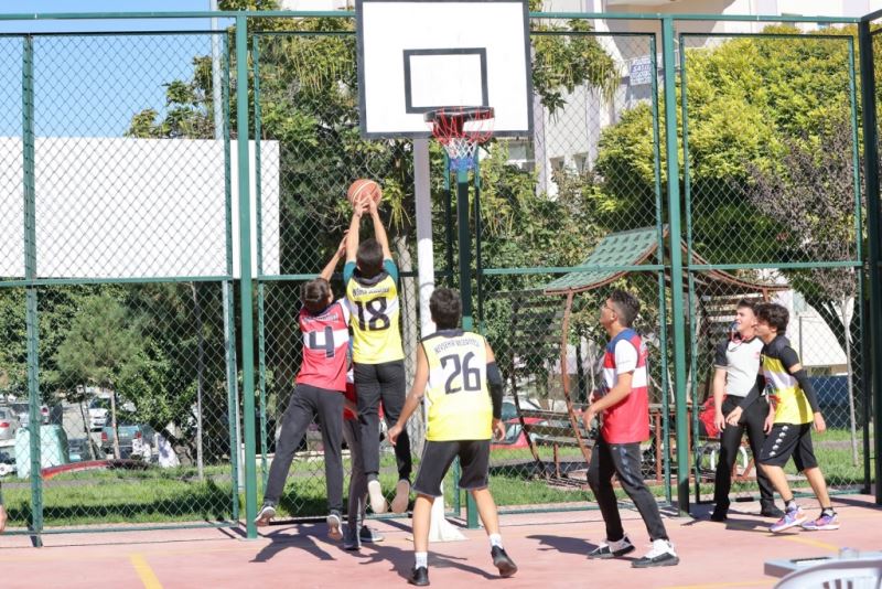 Sokak Basketbolu Turnuvasında Yarı Final Ve Final Heyecanı