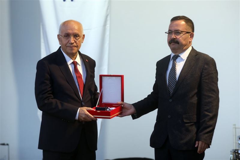 Ankara Tabip Odası’ndan Başkan Yaşar’a Ödül