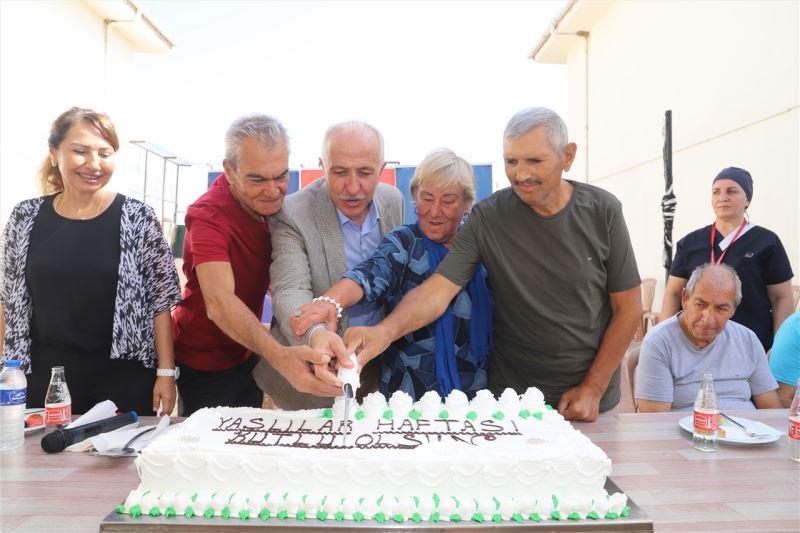 BAŞKAN GÜLTAK, YAŞ ALMIŞ VATANDAŞLARLA BİR ARAYA GELDİ