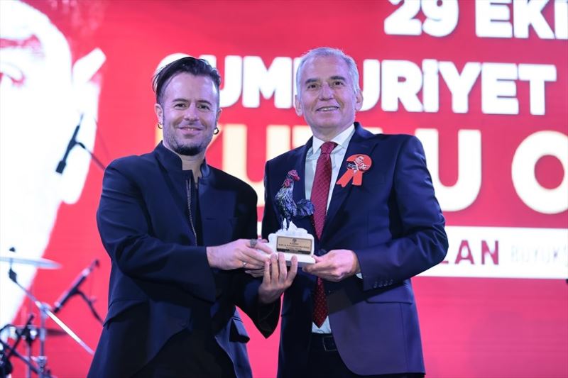 Büyükşehir’den Emre Aydın konseri