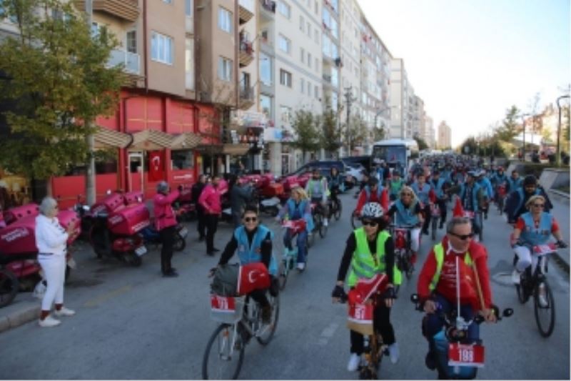 ESKİŞEHİRLİLER CUMHURİYET İÇİN PEDALLADI