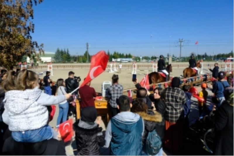 KENTPARK’TA ATLI GÖSTERİYE BÜYÜK İLGİ