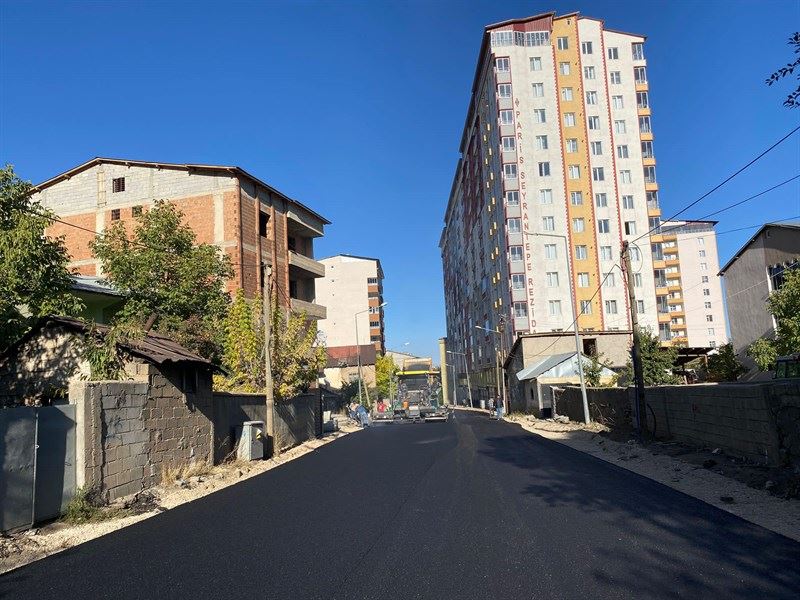 ✅ HÜRRİYET CADDESİ YENİLEME PROJESİNDE YOLUN SONU GÖRÜNDÜ