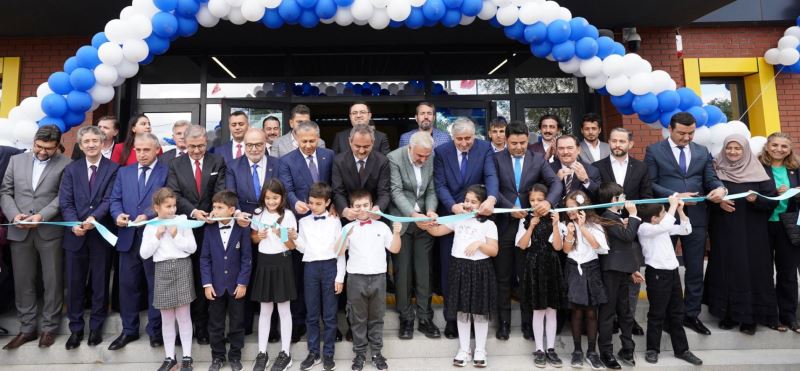 BAKAN ÖZER, İSTANBUL