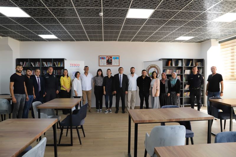 Belediye Başkanımız Ali Altuntaş Tekstil Fabrikasında Düzenlenen Kütüphane Açılışına Katıldı