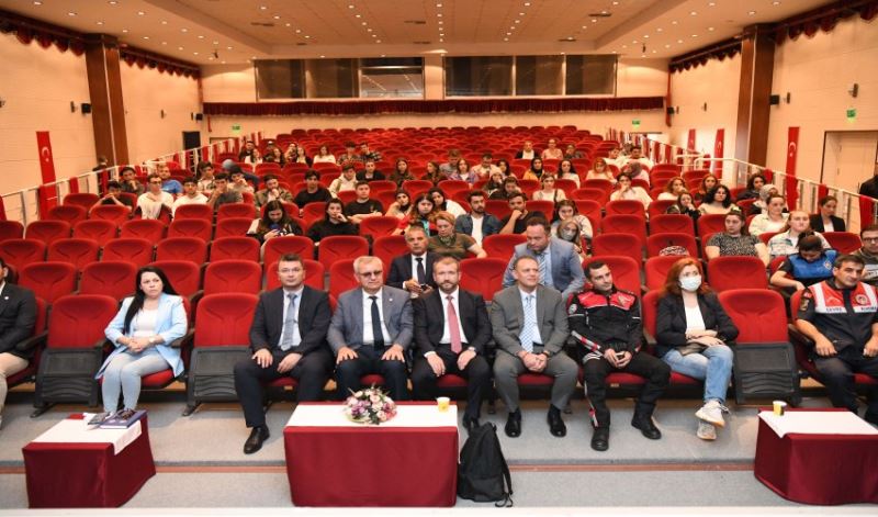 “Sokak Canlıları Yaşam Semineri” gerçekleştirildi