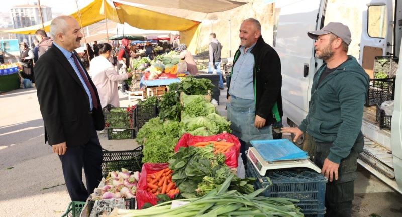 Başkan Büyükgöz Kirazpınar Semt Pazarını Turladı