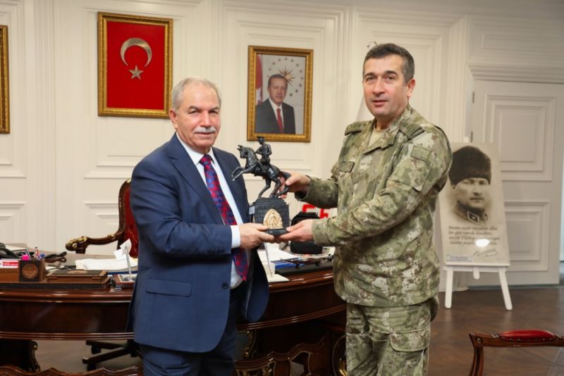 GARNİZON KOMUTANI UĞURLU’DAN BAŞKAN DEMİRTAŞ’A ZİYARET