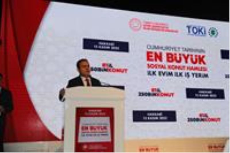 Vali/Belediye Başkan Vekilimiz Sayın İdris Akbıyık, İlimizde yapılacak olan toplam 804 adet konutun hak sahiplerini belirleme kurasına katıldı