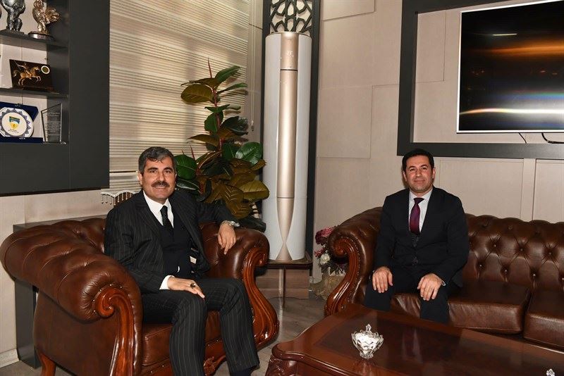Bolu Gençlik ve Spor İl Müdürü Hemşehrimiz Emrullah Güler’i belediyemizde ağırladık