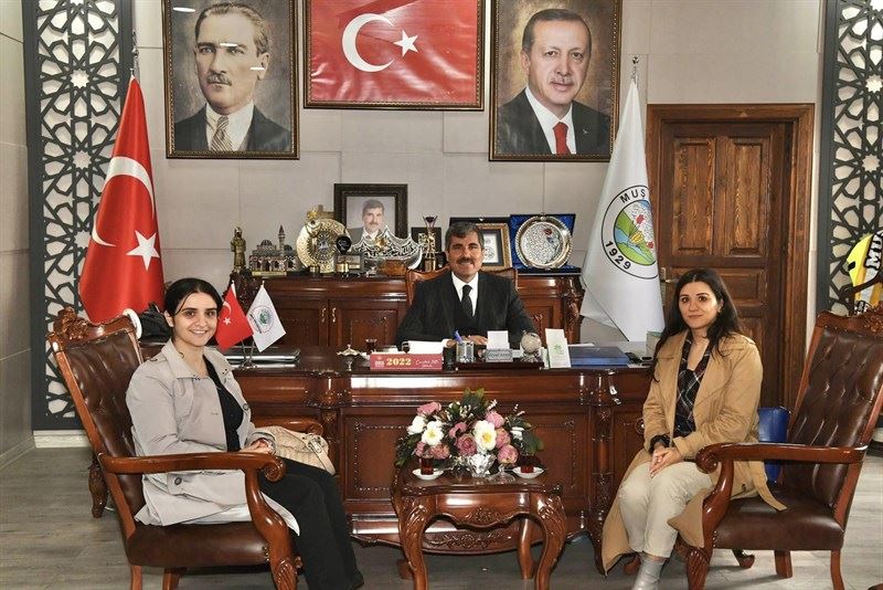 Muş Barosu Kadın Hakları Merkezi Koordinatörü Av. Hazal Özbey Yılmaz, Av. Meryem Akyol ve Av. Merve Dizdaroğlu’nu Belediyemizde Ağırladık