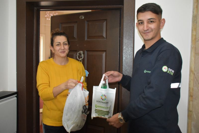 KOCASİNAN BELEDİYESİ’NDEN BİTKİSEL ATIK YAĞA, TEMİZLİK SETİ HEDİYE