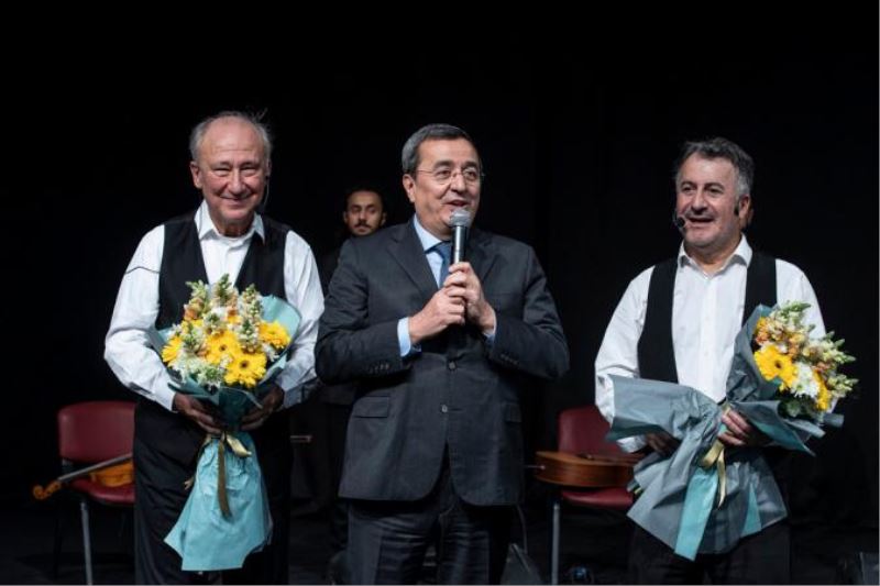 Konak Sezona Ortadaki Oyun’la Başladı