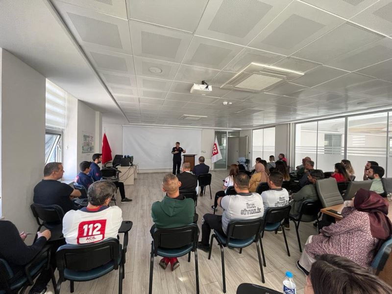 İTFAİYECİLERİMİZDEN, 112 ACİL PERSONELİNE AFET EĞİTİMİ