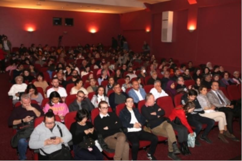 ÖDENMEYECEK ÖDEMİYORUZ  SEYİRCİYLE BULUŞTU