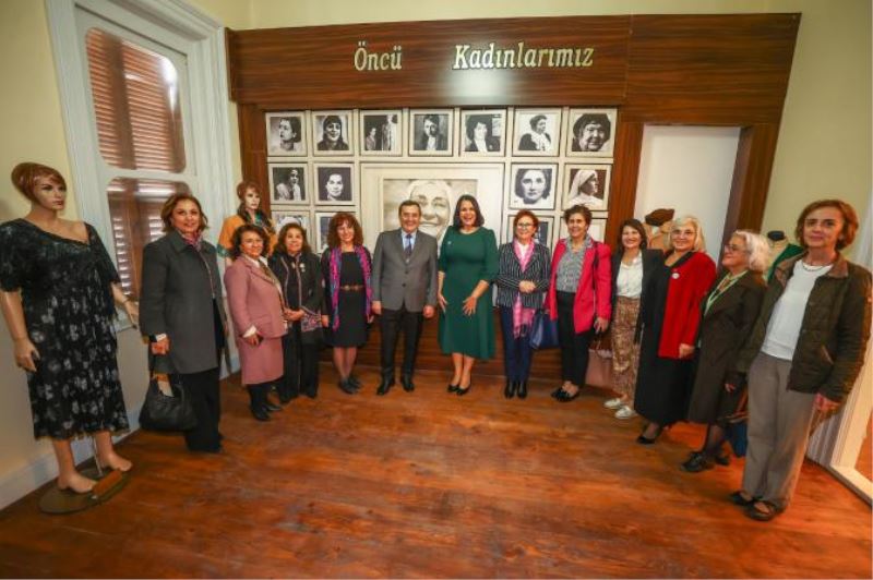 Konak, Sınır Tanımayan Kadınlar Sergisinde Mirabal’ı Konuk Etti