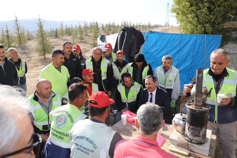 ETİMESGUT´TA MİLLİ AĞAÇLANDIRMA GÜNÜ´NDE 1211 AĞAÇ DİKİLDİ