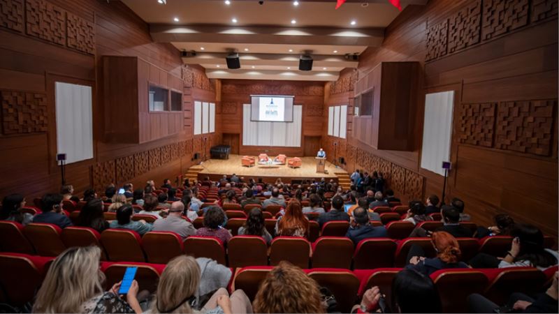 İzmir Akdeniz’deki diğer kentlere öncülük edecek