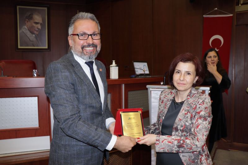 İZMİT BELEDİYESİ DİYABET SEMPOZYUMUNA EV SAHİPLİĞİ YAPTI