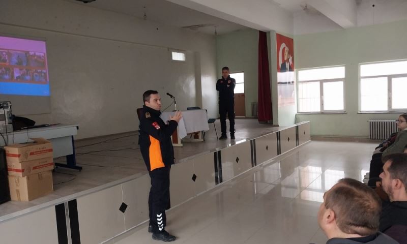 Büyükşehir İtfaiyesi Gölmarmaralı Öğrencilerle Buluştu