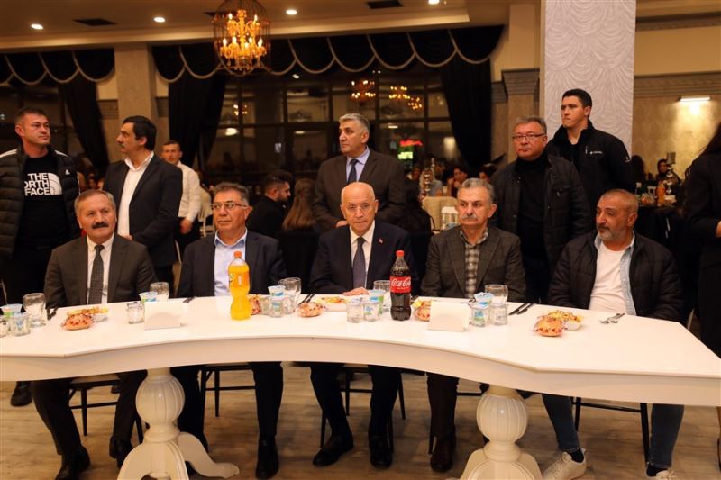 Yaşar, Belediyenin Öğretmen Kadrosuyla Yemekte Buluştu