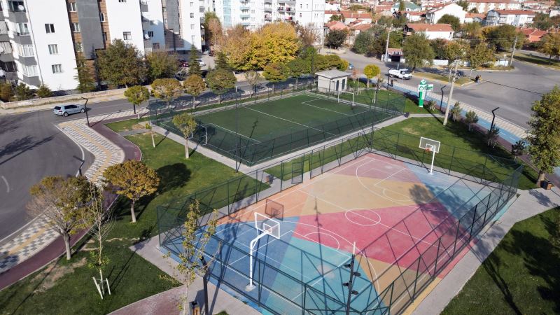 FATİH MİLLET BAHÇESİ GÜNDÜZ VE AKŞAM SAATLERİNDE YOĞUNLUĞU HİÇ BİTMİYOR