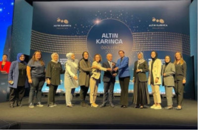 ÜMRANİYE BELEDİYESİ’NE ALTIN KARINCA ÖDÜLÜ