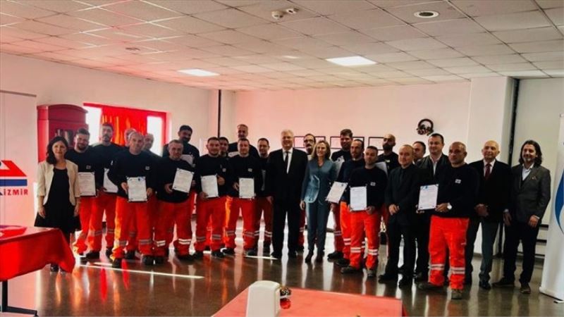 İzmir Metro’nun 26 personeli daha yeterlilik belgesini aldı