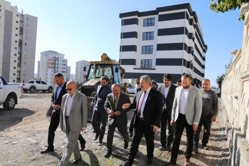 BAŞKAN PALANCIOĞLU, GERMİR’DEKİ ÖĞRENCİ YURDU İNŞAATINI İNCELEDİ