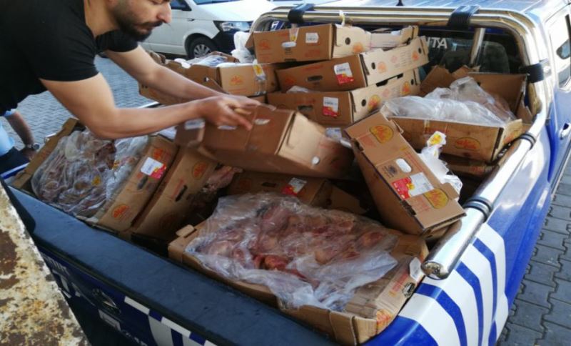 Büyükşehir Zabıta, Denetimde 1 Ton Bozuk Tavuk Eti Ele Geçirdi
