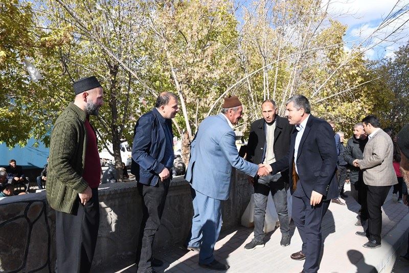 BAŞKAN ASYA, HASTA YAKINLARINI ZİYARET ETTİ