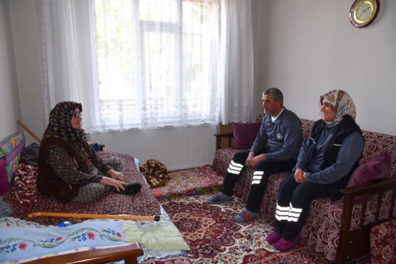 Selçuklu’da Yaşlılar Unutulmuyor  “EVDE YAŞLI BAKIM” ÖRNEK OLMAYA DEVAM EDİYOR