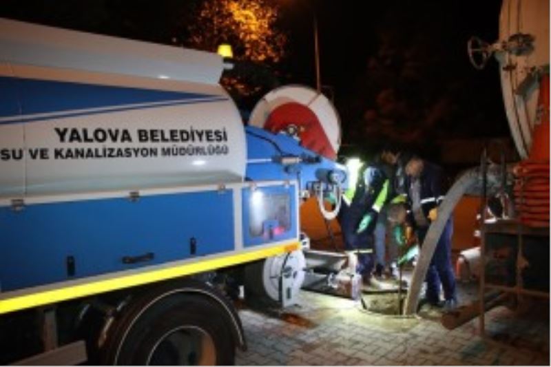 GECE GEÇ SAATLERE KADAR TEMİZLİK ÇALIŞMALARI SÜRÜYOR