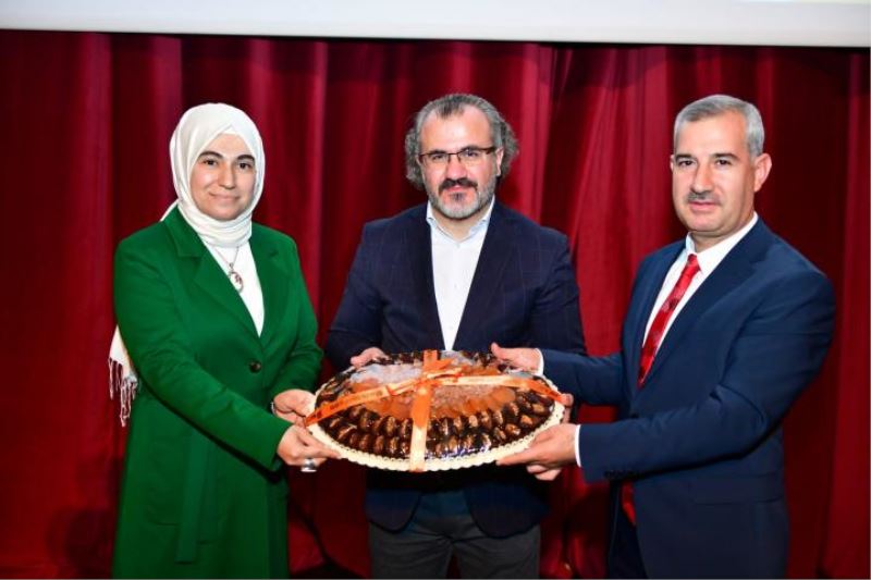 “Aile, Sağlıklı Nesillerin Yetiştirilmesinde Önemli Bir Rol Üstlenmektedir”