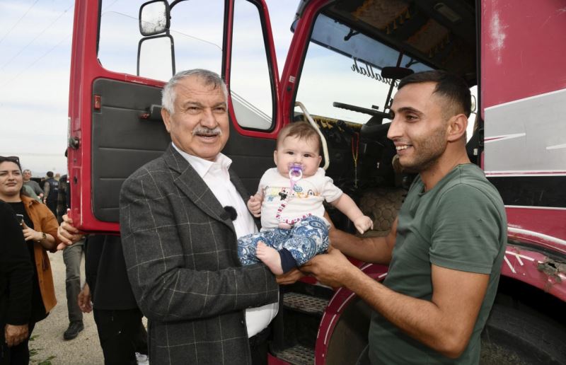 Başkan Zeydan Karalar’a Kozan’ın Köylerinde Sevgi Seli