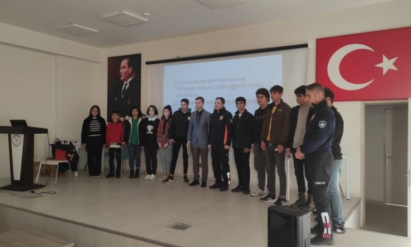 Büyükşehir İtfaiyesi Ahmetlili Gençlerle Buluştu