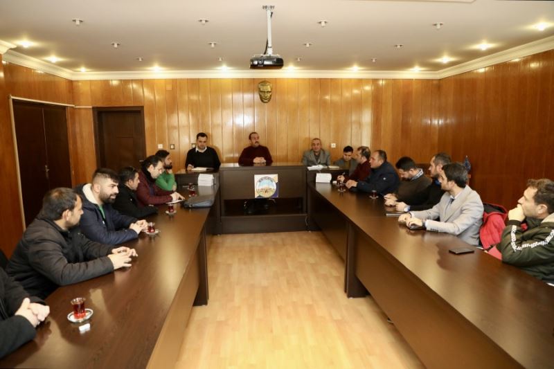 Belediye Başkanımız Av. Mustafa İlmek ilçemizdeki TOKİ Site yönetimlerinin başkanları ile istişare toplantısı yaptı.