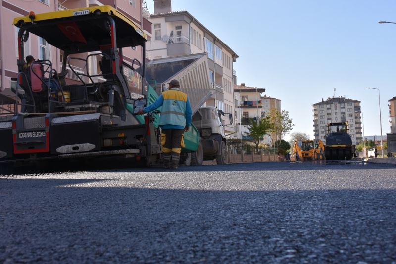 BAŞKAN ÇOLAKBAYRAKDAR; “KENDİ ÜRETTİĞİMİZ ASFALT İLE REKOR TASARRUF ELDE ETTİK”