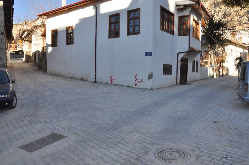 DEĞİRMENLİK VE TAŞBAŞI MALLELERİMİZDE YOL İYİLEŞTİRME ÇALIŞMALARI TAMAMLANDI