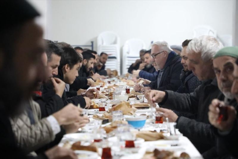 Bereket Sofrası Turgutalp Camisinde Kuruldu