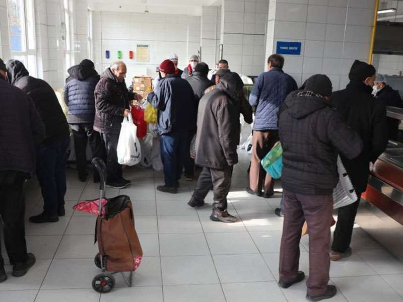 ODUNPAZARI BELEDİYESİ YILBAŞINDA İHTİYAÇ SAHİPLERİNİ UNUTMADI