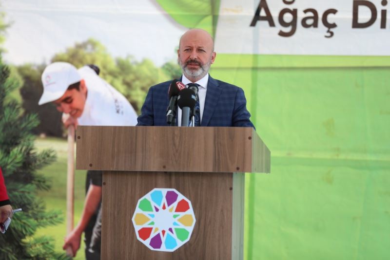 BAŞKAN ÇOLAKBAYRAKDAR; “BU YIL, 126 BİNDEN FAZLA AĞACI TOPRAKLA BULUŞTURDUK”
