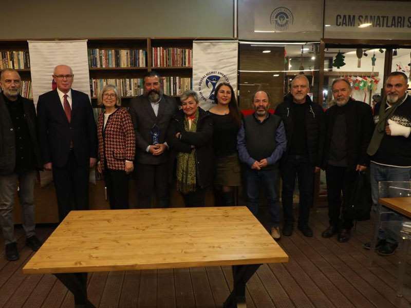EMEK ŞİİR ÖDÜL’Ü GERÇEKLEŞTİRİLEN TÖRENLE SAHİBİNİ BULDU