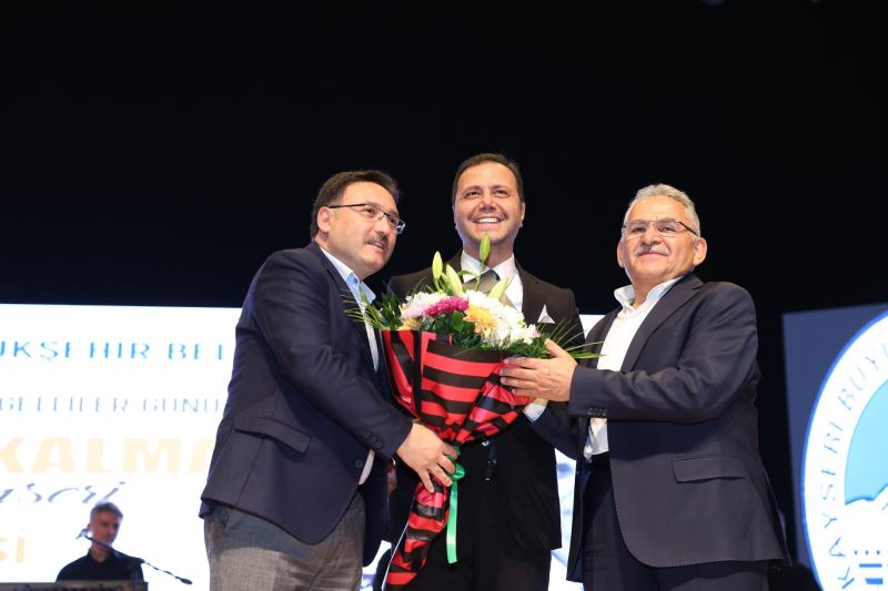 Büyükkılıç, Dünya Engelliler Günü’ne Özel Konserde ‘Özel’ Vatandaşlarla Buluştu