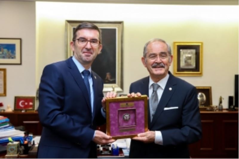 KOSOVA İLE TÜRKİYE’NİN TARİHSEL BAĞLARI VAR