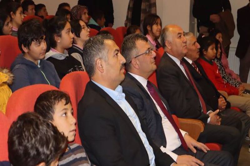 Belediye Başkanımız Serkan Koyuncu Öğrencilerle Birlikte ‘Buğday Tanesi’ Filmini İzledi