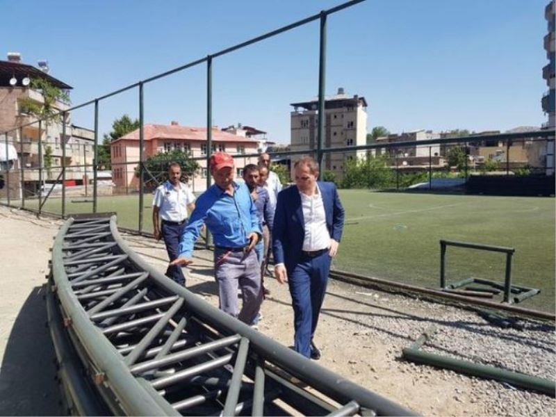 Halısahamızın Kapalı Halısahaya Çevirme Çalışmalarını Başlattık